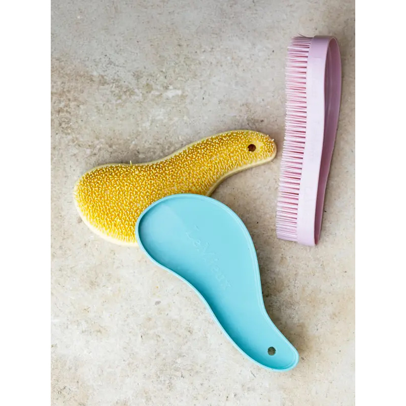 Lot de 3 brosses Wizard LeMieux