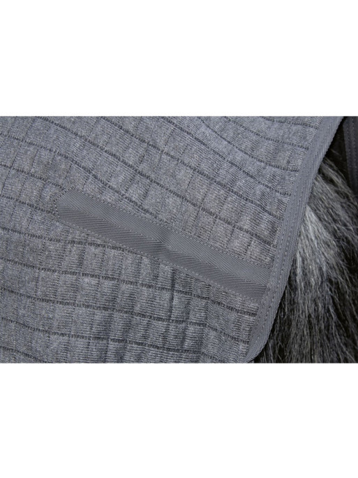 Couverture séchante Therma Pro HKM détails gris clair 2 Couverture séchante Therma Pro HKM détails gris clair 2