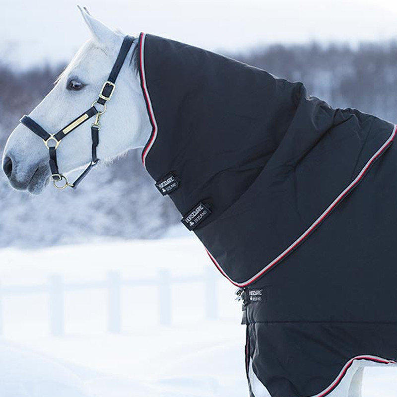 Couvre cou Rambo Supreme Hood Horseware noir et orange cheval gris