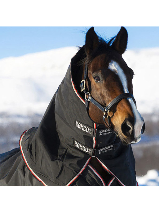 Couvre cou Rambo Supreme Hood Horseware noir et orange cheval bai Couvre cou Rambo Supreme Hood Horseware noir et orange cheval bai