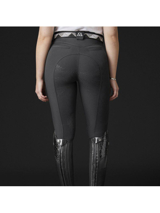 Pantalon d'équitation Ester Mountain Horse noir dos ambiance Pantalon d'équitation Ester Mountain Horse noir dos ambiance